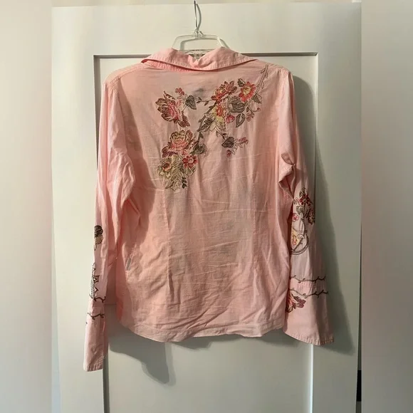 Pink embroidered button down shirt - Picture 2 of 10